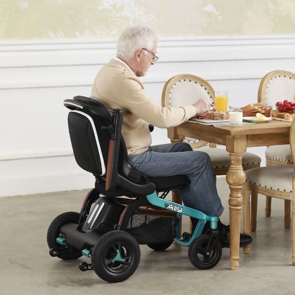 Silla de ruedas eléctrica plegable manual Golden Ally GP303