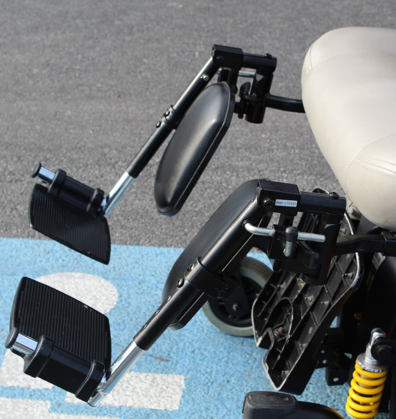 Pride Jazzy Elevating Leg Rests ELR Set