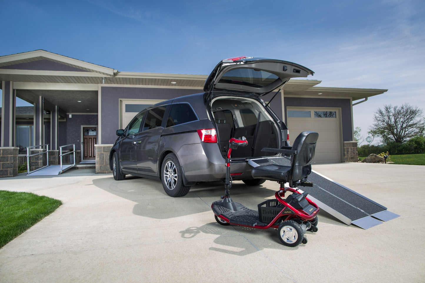 SUITCASE® Singlefold AS Ramp by EZ-ACCESS®