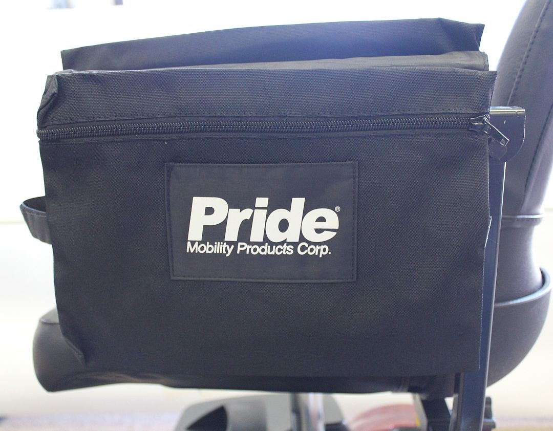 Sacoche double Pride Mobility pour scooters, fauteuils électriques et plus encore !