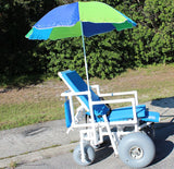 Fauteuil roulant de plage inclinable Healthline Wheeleez avec roues ballon avant et roulettes arrière pivotantes