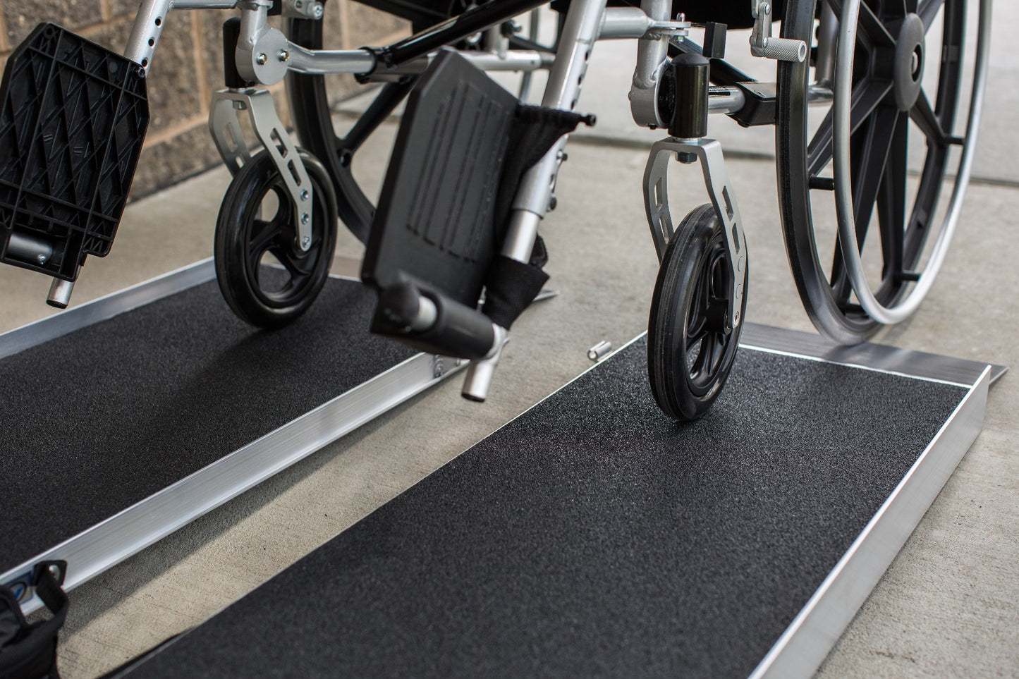 SUITCASE® Singlefold AS Ramp by EZ-ACCESS®