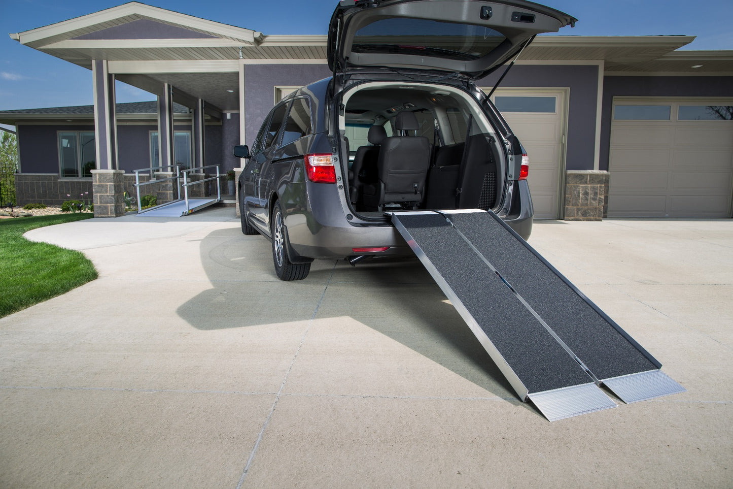 SUITCASE® Singlefold AS Ramp by EZ-ACCESS®