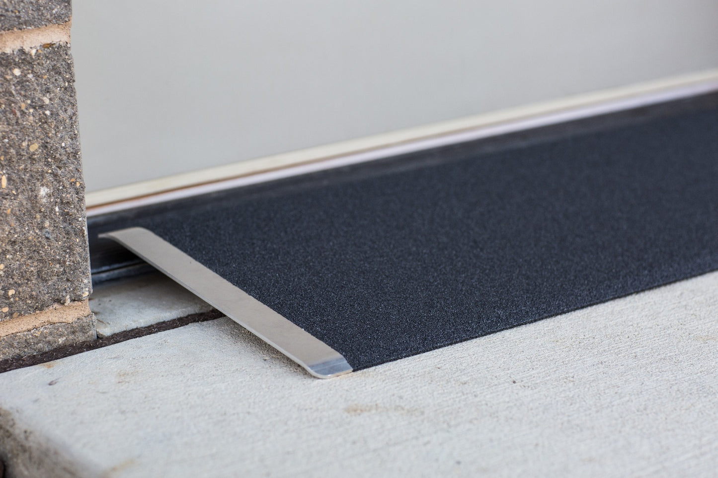 TRANSITIONS® Angled Entry Plate by EZ-ACCESS®